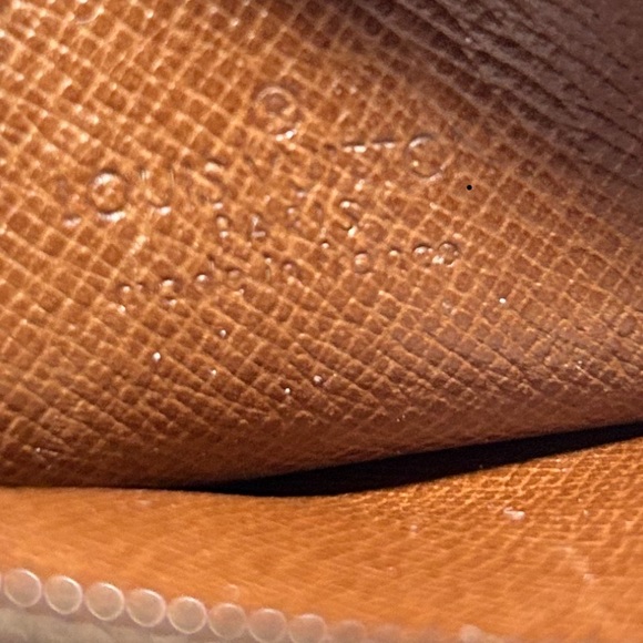 Louis Vitton Rare Hidden CC/Money Holder - Picture 2 of 2